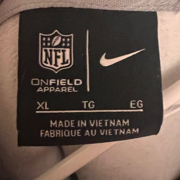 Nike New England Patriots Sideline Therma-Fit Hoodie - Picture 4 of 4